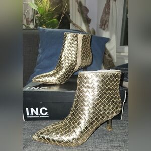 INC International Concepts Raisie Gold Woven Ankle Boots – NWB (7M) Retail $98